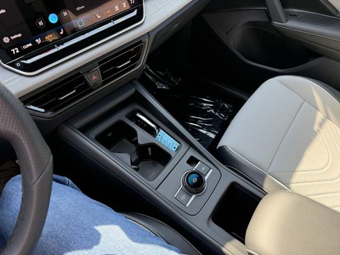 New 2026 Volkswagen Tiguan SE R-Line AWD/4WD image 18