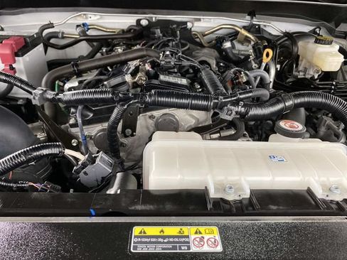 Used 2024 Toyota Tacoma Limited w/ Limited Package (LT) AWD/4WD image 33