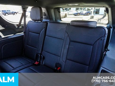 Used 2025 Chevrolet Suburban High Country AWD/4WD image 21