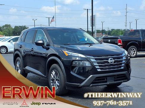 Used 2024 Nissan Rogue S image 1