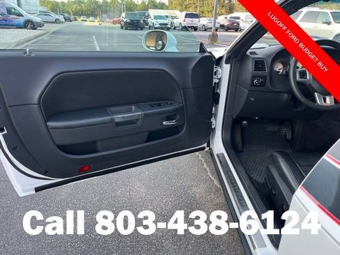 Used 2012 Dodge Challenger R/T RWD image 4