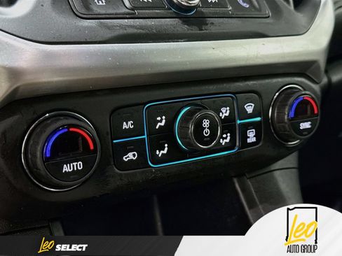 Used 2019 GMC Acadia SLE FWD image 18
