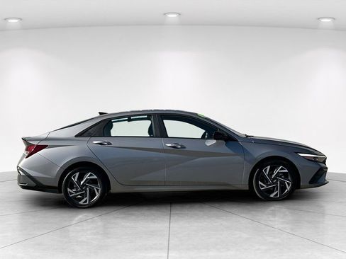 Used 2025 Hyundai Elantra Sport w/ Cargo Package FWD image 7