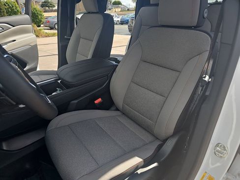 New 2026 Chevrolet Traverse LT FWD image 16