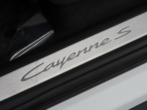 Certified 2025 Porsche Cayenne S AWD/4WD image 43