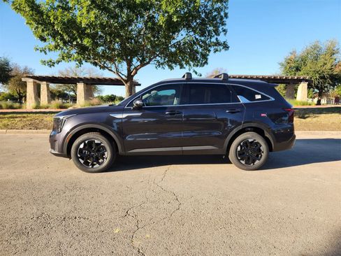 New 2026 Kia Sorento S image 4