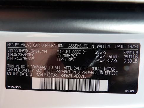 Certified 2024 Volvo XC60 T8 Core w/ Protection Package image 32