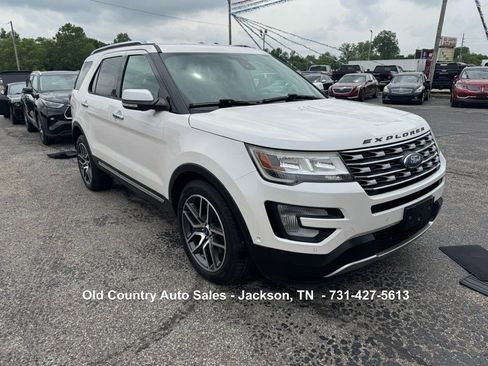 Used 2017 Ford Explorer Limited w/ Equipment Group 301A AWD/4WD image 4