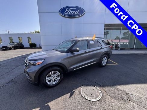 Certified 2022 Ford Explorer XLT image 2
