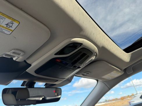 Certified 2025 Subaru Outback Limited image 37