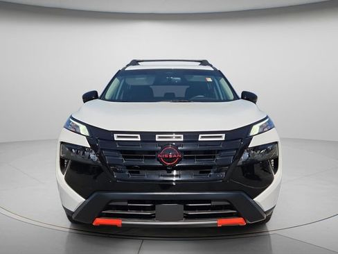 Used 2025 Nissan Rogue SV w/ Rock Creek Premium Package image 4