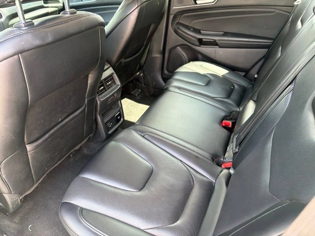 Used 2022 Ford Edge Titanium w/ Equipment Group 301A AWD/4WD image 28