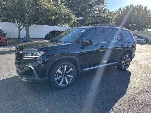 New 2025 Honda Pilot Touring image 9
