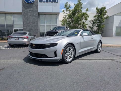 Used 2019 Chevrolet Camaro LT RWD image 9