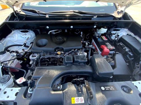 Used 2022 Toyota RAV4 XLE FWD image 30