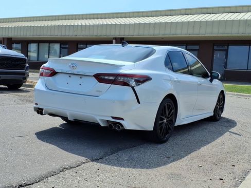 Used 2022 Toyota Camry XSE w/ Navigation Package FWD image 5