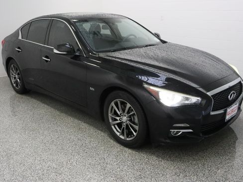 Used 2017 INFINITI Q50 Signature Edition RWD image 4