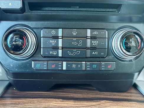 Used 2017 Ford F150 Lariat w/ Equipment Group 502A Luxury image 16