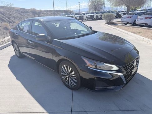 Certified 2024 Nissan Altima 2.5 SV image 3