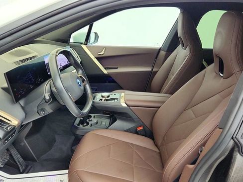 Used 2025 BMW iX xDrive50 AWD/4WD image 18