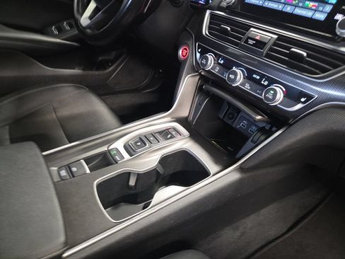 Used 2021 Honda Accord Sport image 16