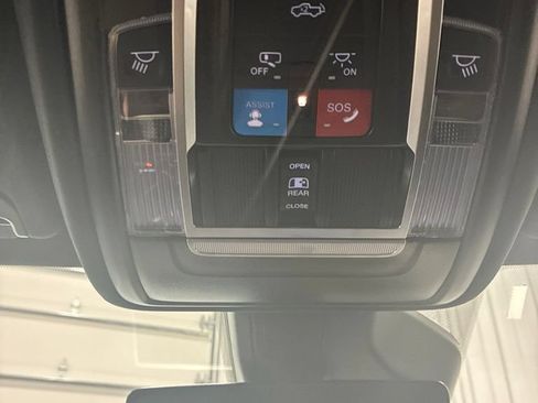 Used 2025 RAM 1500 Big Horn AWD/4WD image 36