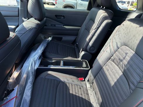 New 2026 Nissan Pathfinder Rock Creek w/ Rock Creek Premium Package AWD/4WD image 31