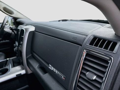 Used 2016 RAM 2500 Laramie AWD/4WD image 32