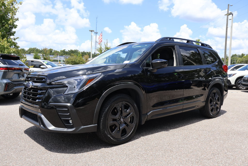 Used 2024 Subaru Ascent Onyx Edition Limited w/ Popular Package Onyx AWD/4WD image 3