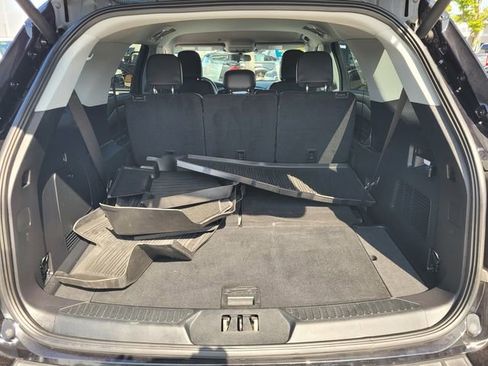 Certified 2022 Ford Explorer XLT w/ Equipment Group 202A RWD image 10
