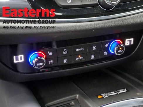 Used 2024 Buick Enclave Premium image 19