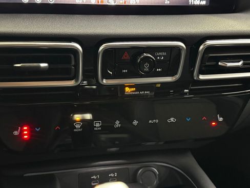 New 2026 Nissan Sentra SR FWD image 19