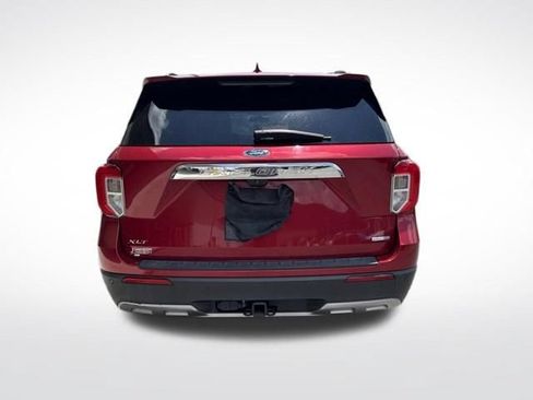 Used 2020 Ford Explorer XLT w/ Equipment Group 202A AWD/4WD image 8
