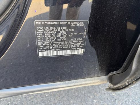 Used 2025 Volkswagen Atlas SEL image 35