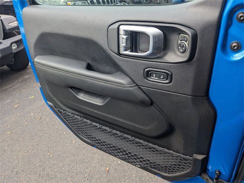 Used 2023 Jeep Wrangler Unlimited Sahara w/ Cold Weather Group image 18