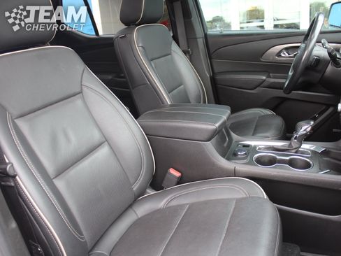 Used 2022 Chevrolet Traverse Premier w/ Redline Edition AWD/4WD image 33