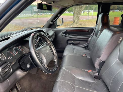 Used 2001 Dodge Ram 2500 Truck 2WD Quad Cab image 38