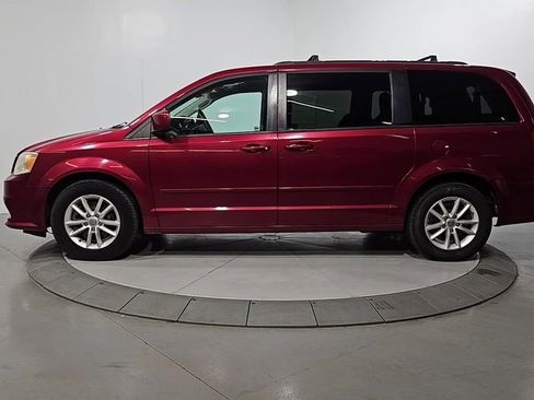 Used 2014 Dodge Grand Caravan SXT image 2