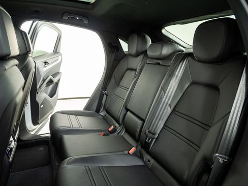 New 2026 Porsche Cayenne Coupe AWD/4WD image 22