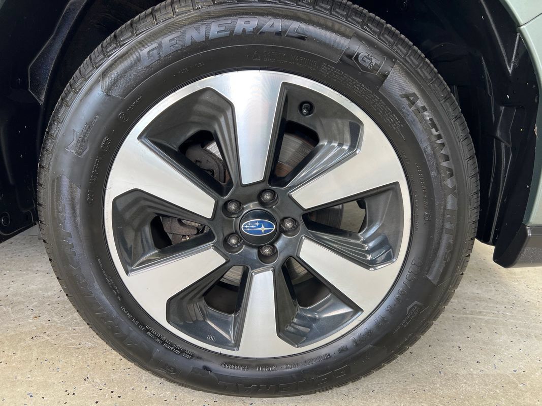 Used 2018 Subaru Forester 2.5i Premium w/ All-Weather Package AWD/4WD image 5