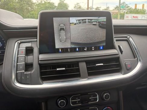 Used 2023 Chevrolet Suburban High Country RWD image 18
