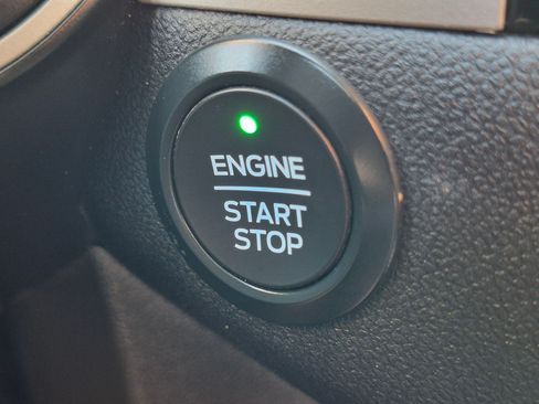 Used 2020 Ford Escape SE Sport AWD/4WD image 23