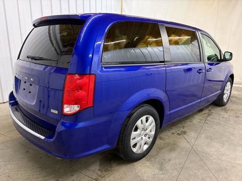 Used 2018 Dodge Grand Caravan SE w/ UConnect Hands-Free Group image 6