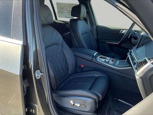 New 2026 BMW X5 xDrive50e w/ Premium Package AWD/4WD image 28