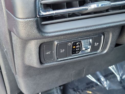 Used 2022 Lincoln Corsair Reserve image 18