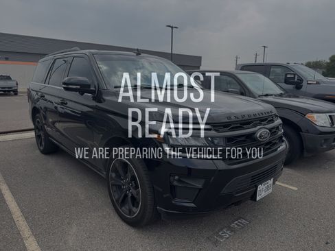 Certified 2023 Ford Expedition Limited AWD/4WD image 5
