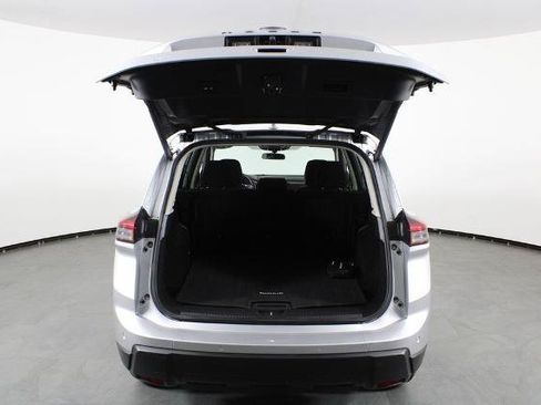Certified 2025 Nissan Rogue SV FWD image 16