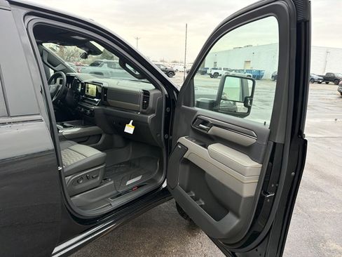 New 2026 Chevrolet Silverado 2500 ZR2 image 32