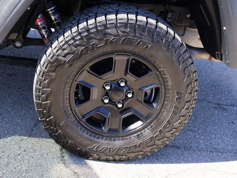 Used 2023 Jeep Gladiator Mojave w/ Cold Weather Group image 45