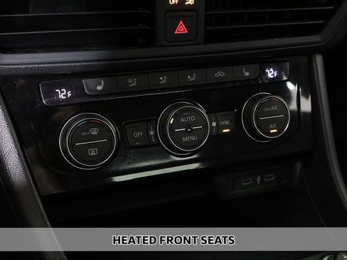 Used 2024 Volkswagen Jetta SE FWD image 6